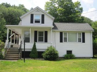 35 Water St, Leeds, MA 01053