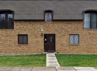 625 Country Club Dr APT B9, Newark, OH 43055