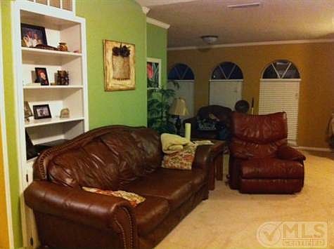 3rd image of 105 Oak Ct