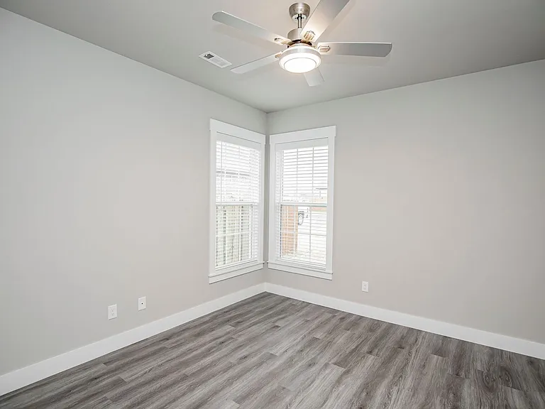 1824 Seay Cir — Photo 17