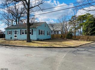 10 Sheridan Ave, Toms River, NJ 08753