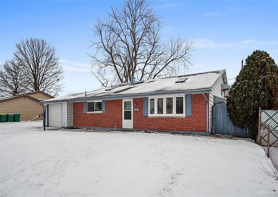 2nd image of 302 Deerfield Dr