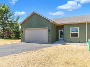 408 Mine Rd, Baraboo, WI 53913