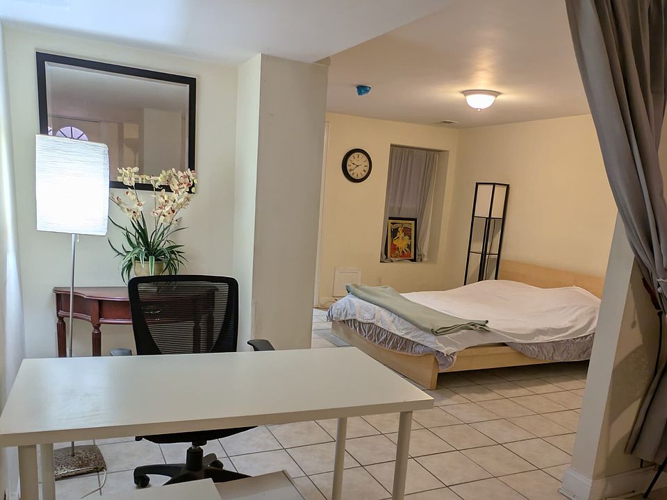 1st image of 1506 Park Rd NW #1506