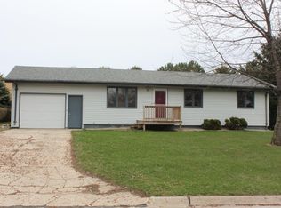 290 12th Ave NE, Sioux Center, IA 51250