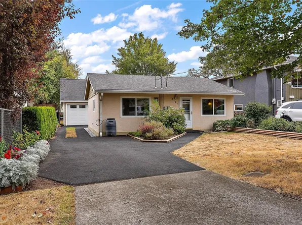 3167 Irma St, Victoria, BC V9A 1S9
