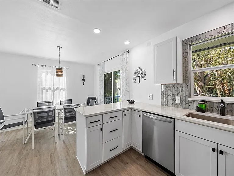 23019 Seneca Ave #B — Photo 10
