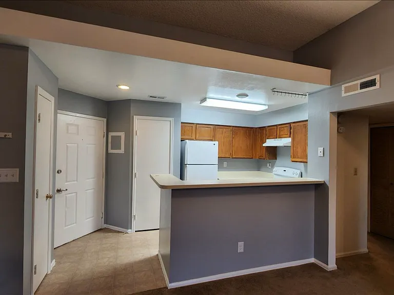 1077 Acapulco Ct #90 — Photo 5