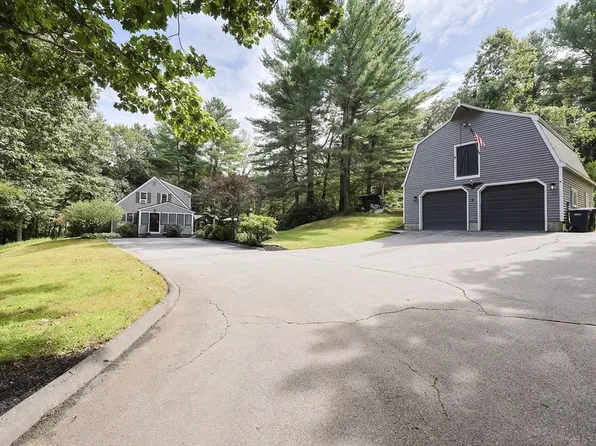 9 T Hall Rd, Charlton, MA 01507
