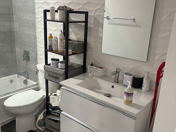 5th image of 7 Strathmore Rd #2