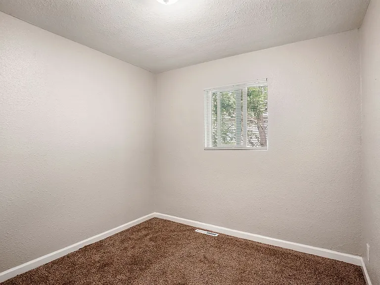 982 S Sheridan Blvd — Photo 18