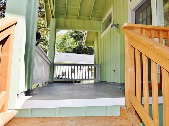 2nd image of 1130 NE Voyage Ave