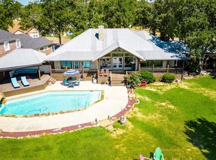 120 Tiffany Ln, Seven Points, TX 75143