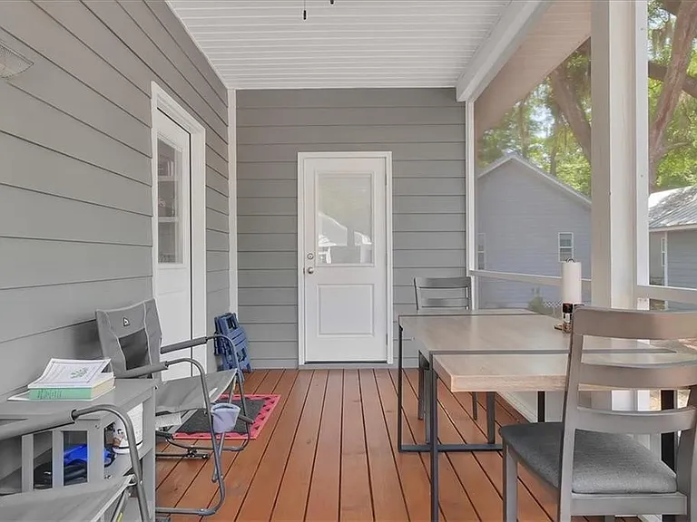 1115 E Broad St — Photo 16