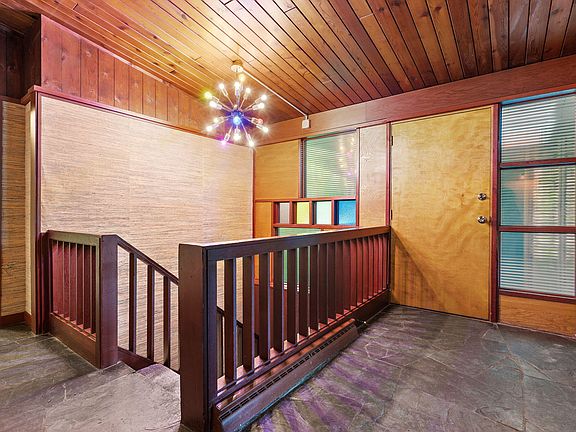 4th image of 1952 Woodridge Cir