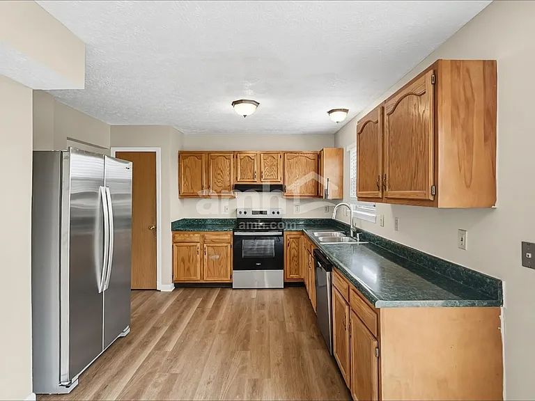 1053 Amherst Blvd — Photo 4