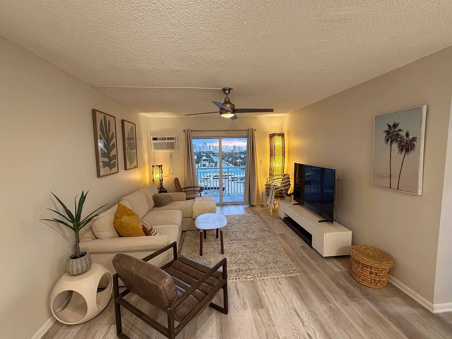 200 S Birch Rd — Photo 1