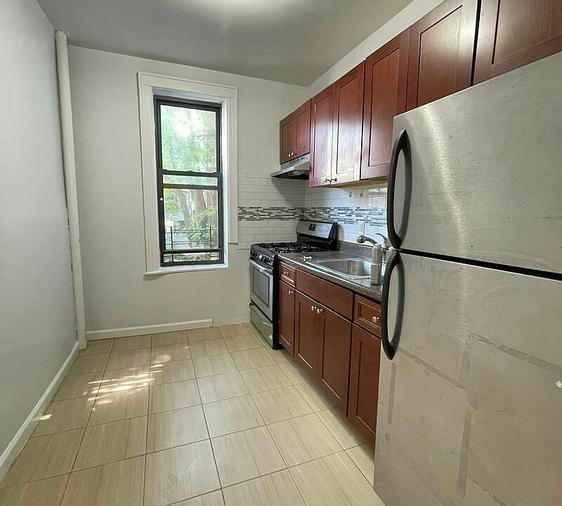 1st image of 1953 E 17th St APT 1R