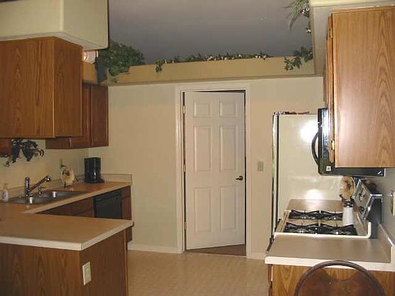 5th image of 6139 N 87TH Lane #WOW
