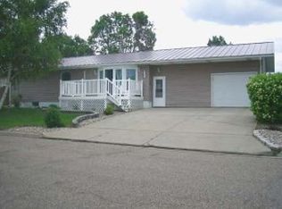 1124 Blackstone Ln NW, Beulah, ND 58523