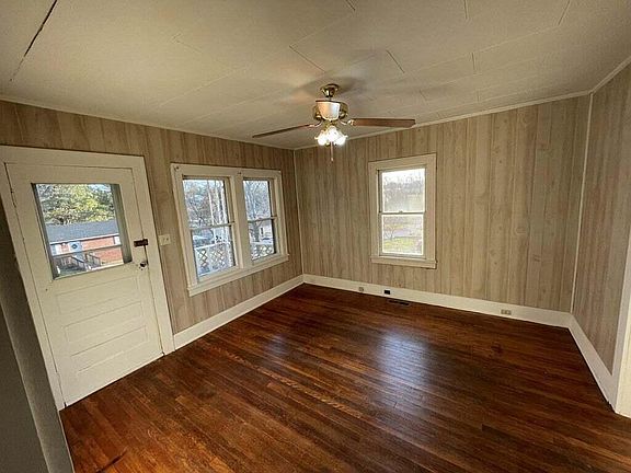 5th image of 621 Woodlawn Ave