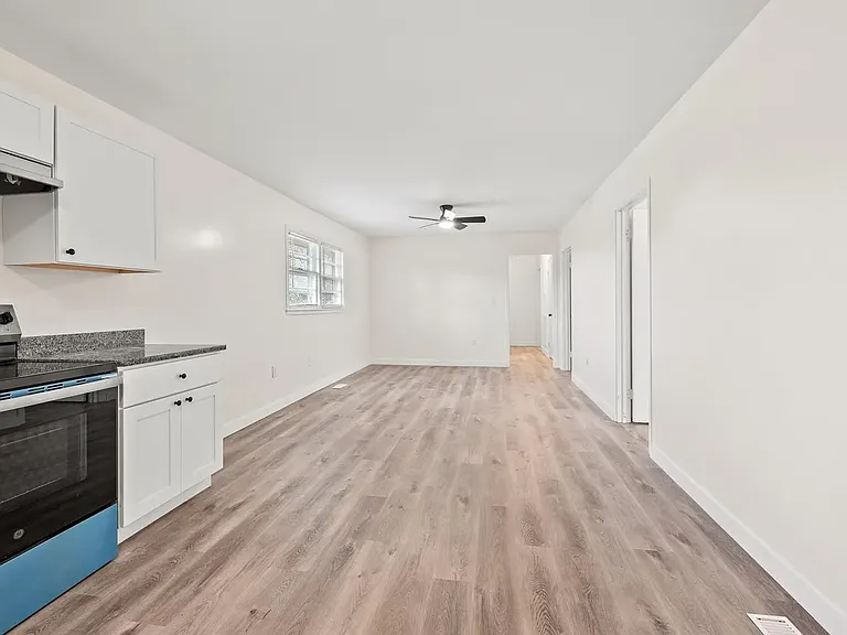 304 Fleming Dr — Photo 5
