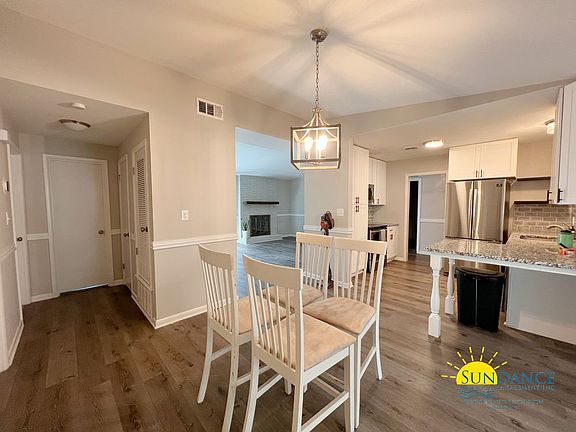 4th image of 315 Lake Dr
