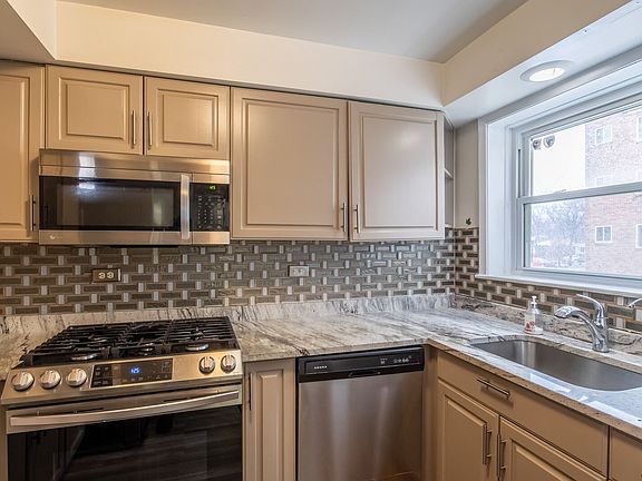 3rd image of 5220 Oakton St APT 208