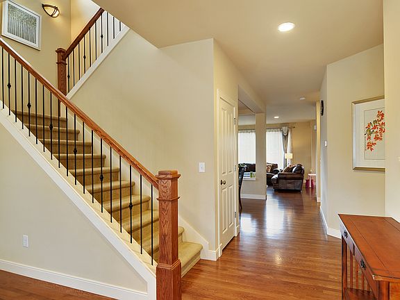 2nd image of 23620 NE 15th Pl