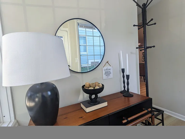 909 E Lenoir St #B — Photo 3