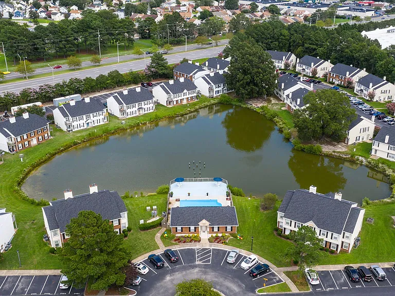 Lake Princess Anne Apartments — Photo 28