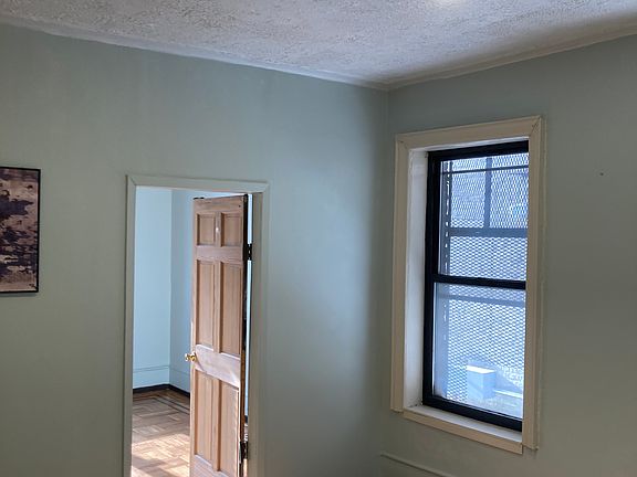 5th image of 241 E 95th St APT 1F