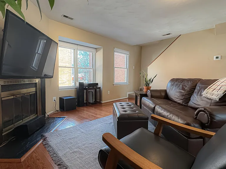 519 W 20th St #302 — Photo 19
