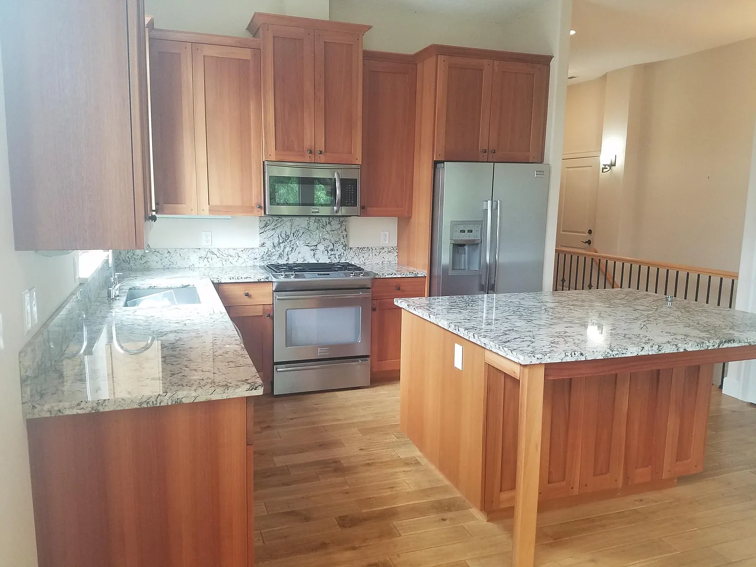 4 bed, 2.5 bath, 2335 sqft, $2,975 — Photo 3