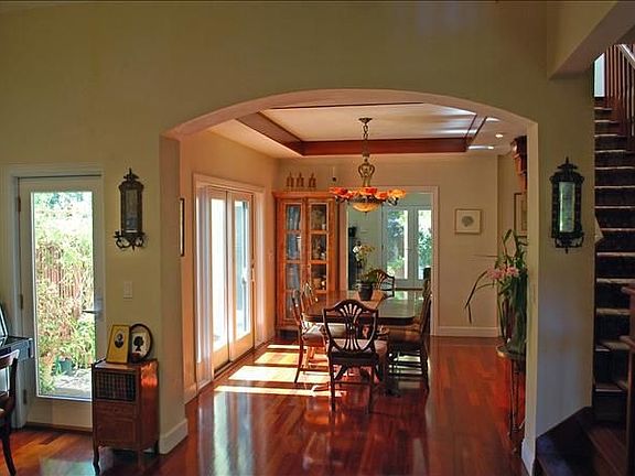 5th image of 151 Churchill Ave