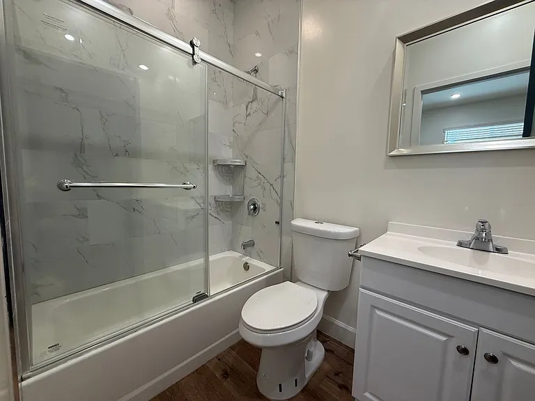 14550 Burbank Blvd #105 — Photo 6