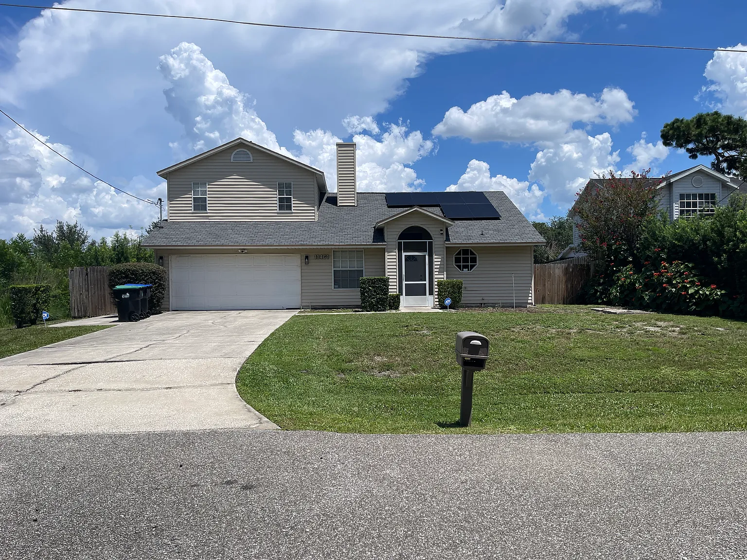 4 bed, 2300 sqft, $4,000 — Photo 2