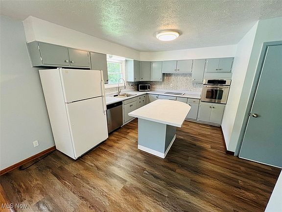 4th image of 820 Gates Mills Blvd