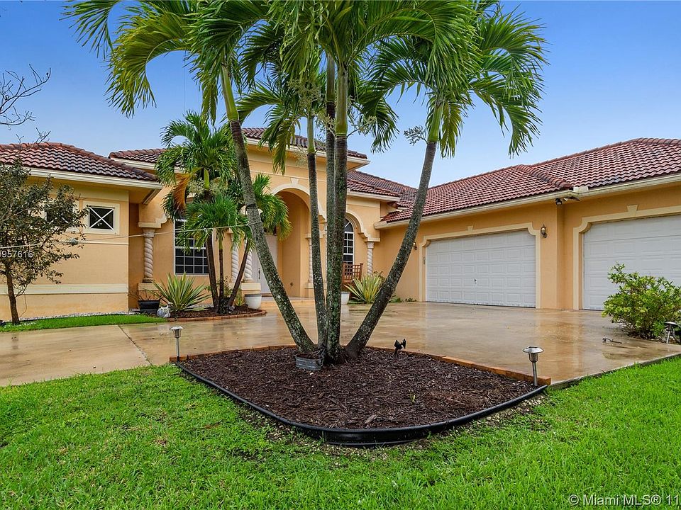 1st image of 1640 NW 114th Ave