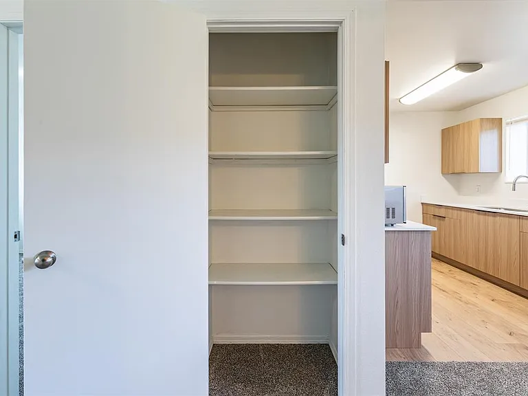 North Russell Apts-1650 N Russell — Photo 11
