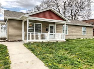 906 Catherine St, Crown Point, IN 46307