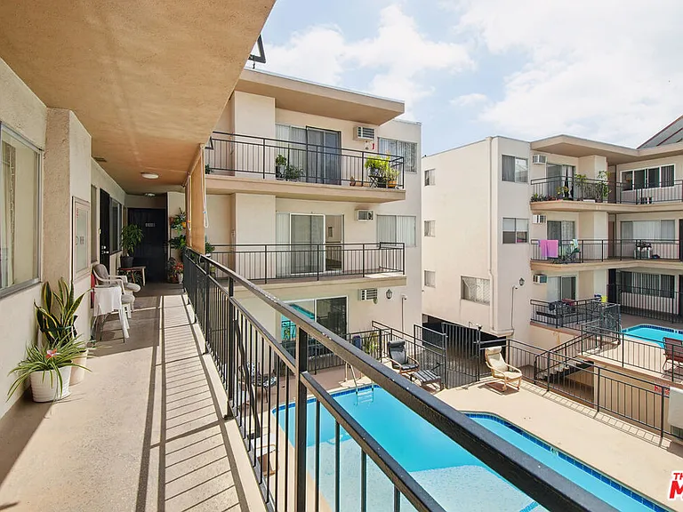 7540 Hampton Ave #206 — Photo 16