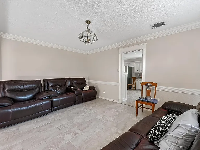 11302 Hylander Dr — Photo 19