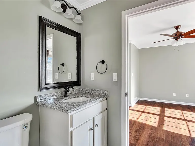 201 Maple Avenue Ext — Photo 16