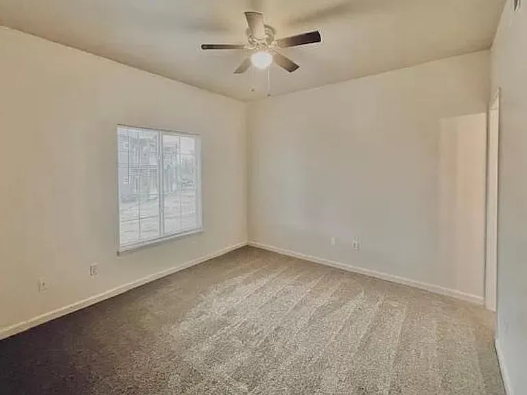 1740 W 53rd Dr #1-B — Photo 7