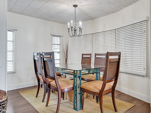 4th image of 2212 SW 83rd Avenue