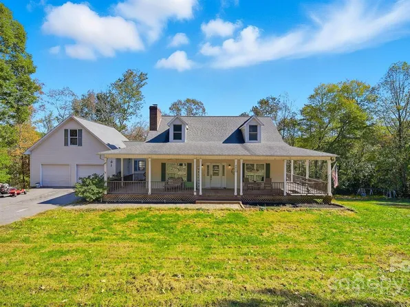4820 29th Street Dr NE, Hickory, NC 28601