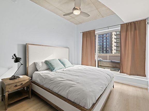 3rd image of 600 12th Ave S APT 910