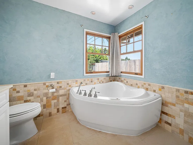 2525 Gail Pl — Photo 23