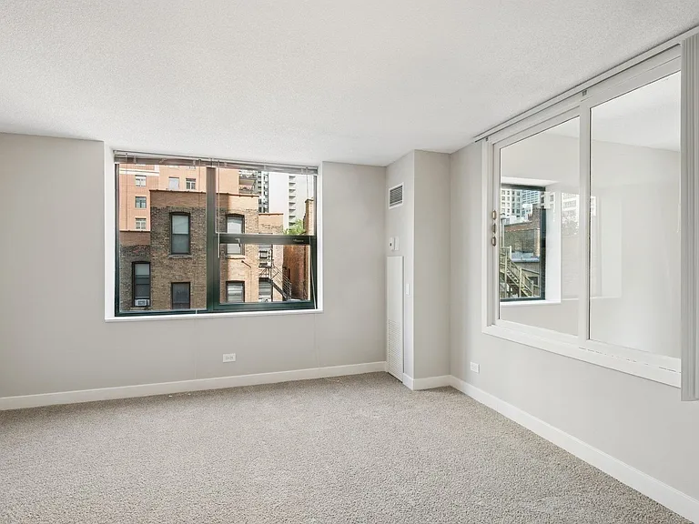 West77 Apartments — Photo 62